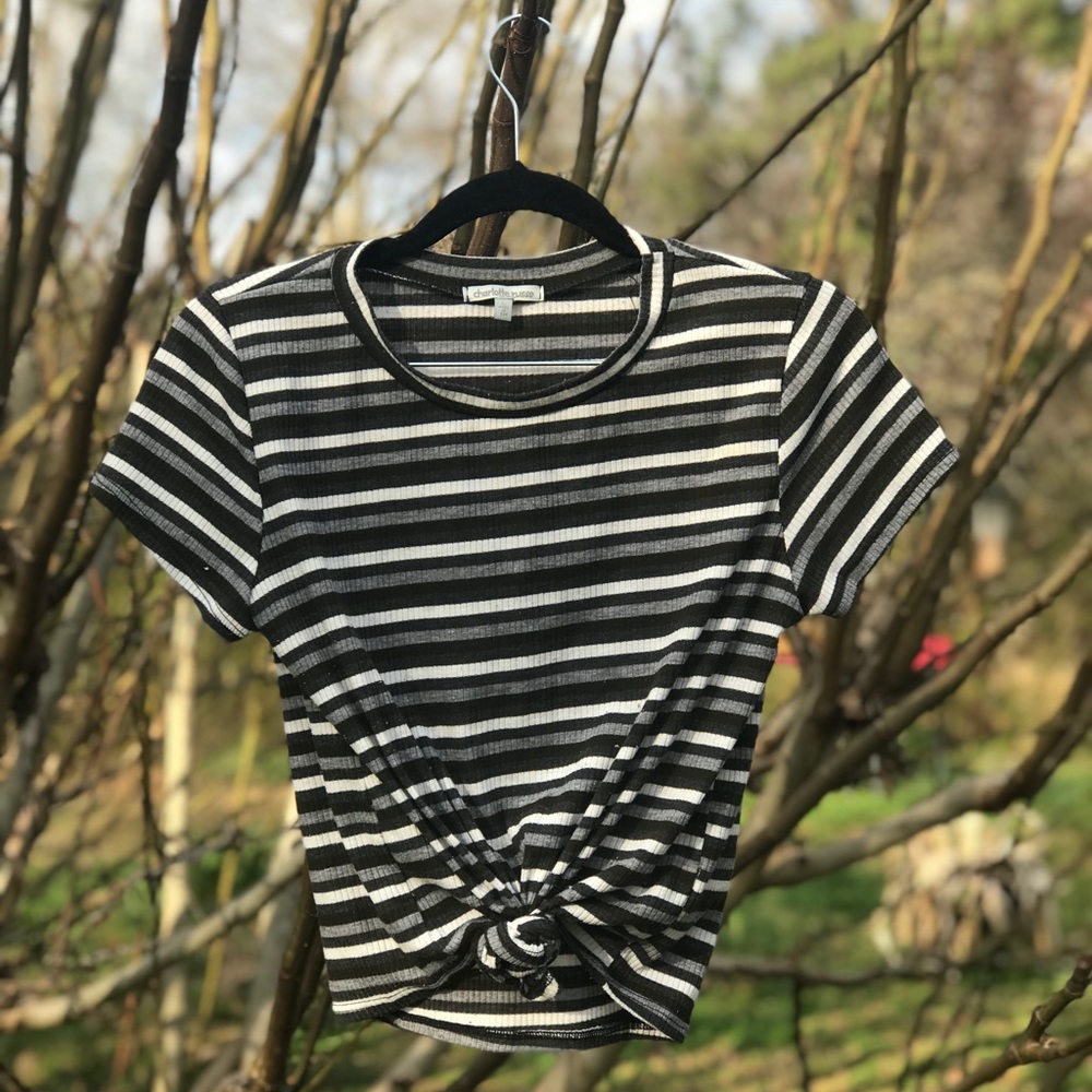 Ribbed, Cropped striped Tie front top!